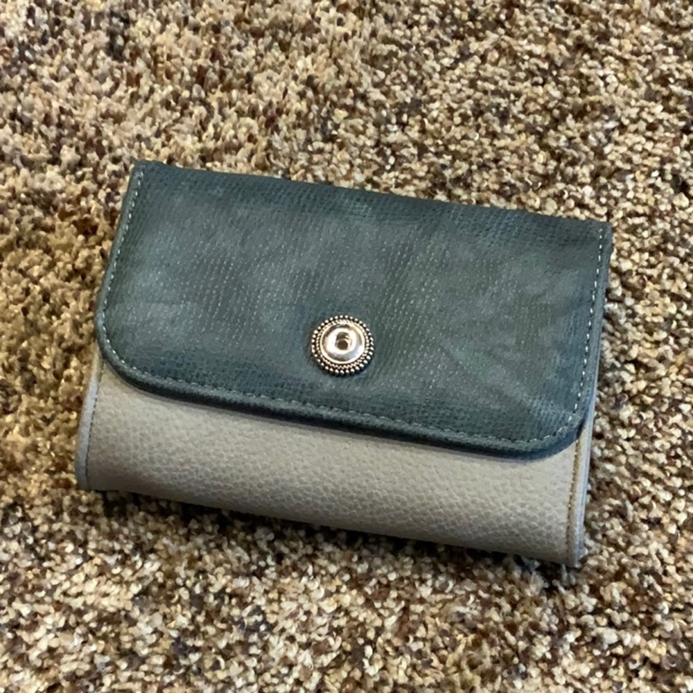 Magnolia & vine wallet